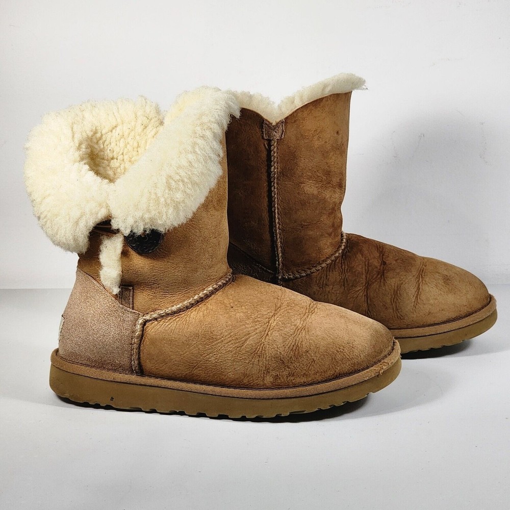 UGG Australia Bailey Button Sheepskin Chestnut Brown Womens Boots 5803 Size 7